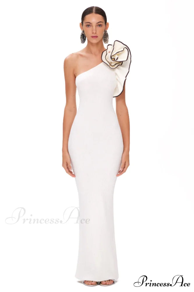 Calling a White Charming Party Maxi Dress