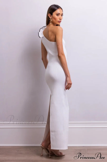 Calling a White Charming Party Maxi Dress