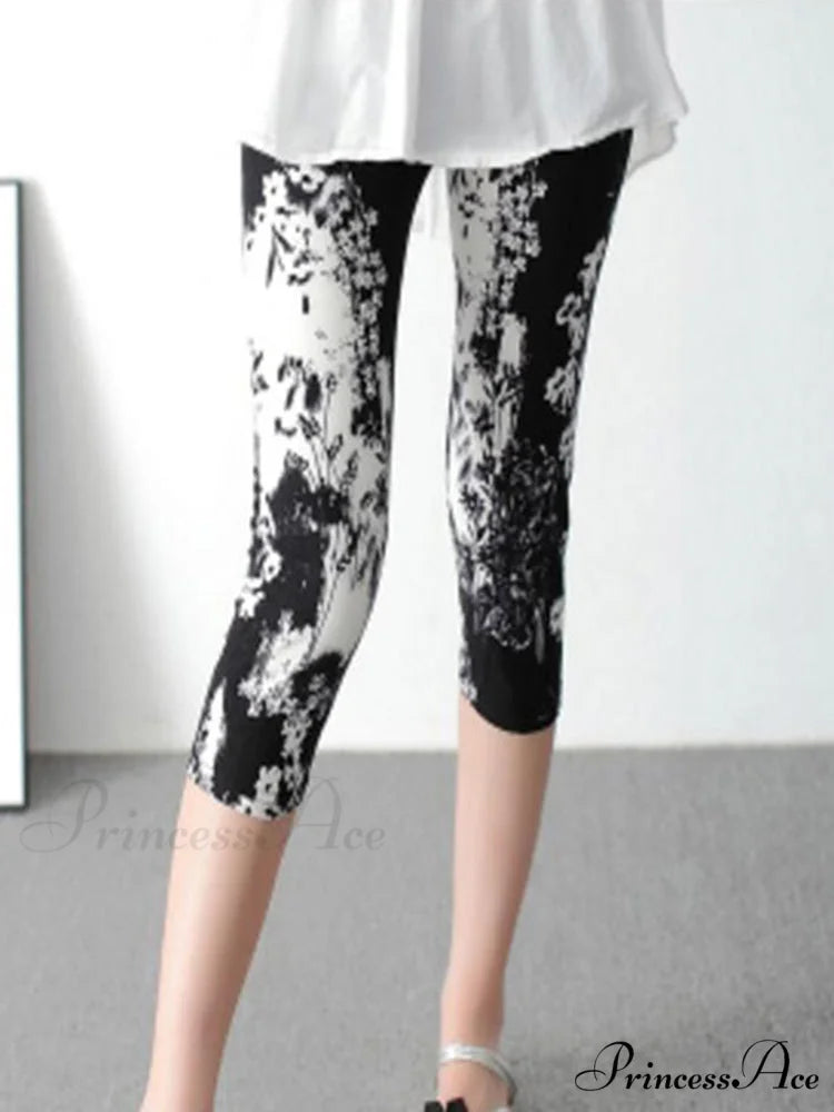 Camouflage Leggings Fitness Capris Pants Small Black Flowers / S