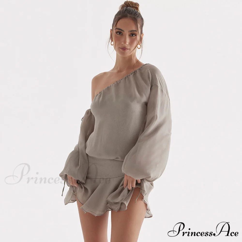 Chiffon Ruched Bishop Sleeve Modern Pointed Collar Shirt - White M / Gray