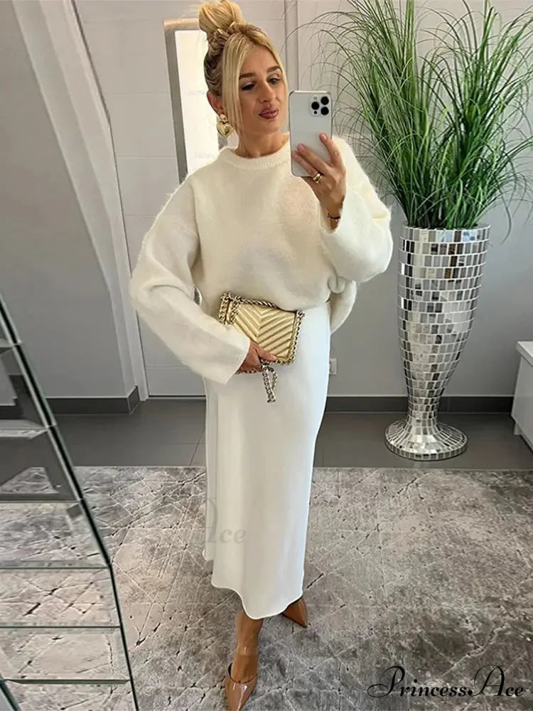 Circular Neck Flexible Pullover Jumper White / S swraters-241228