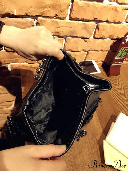 Collapsible Style Faux Leather Pouch Wristlet wristlet-250126