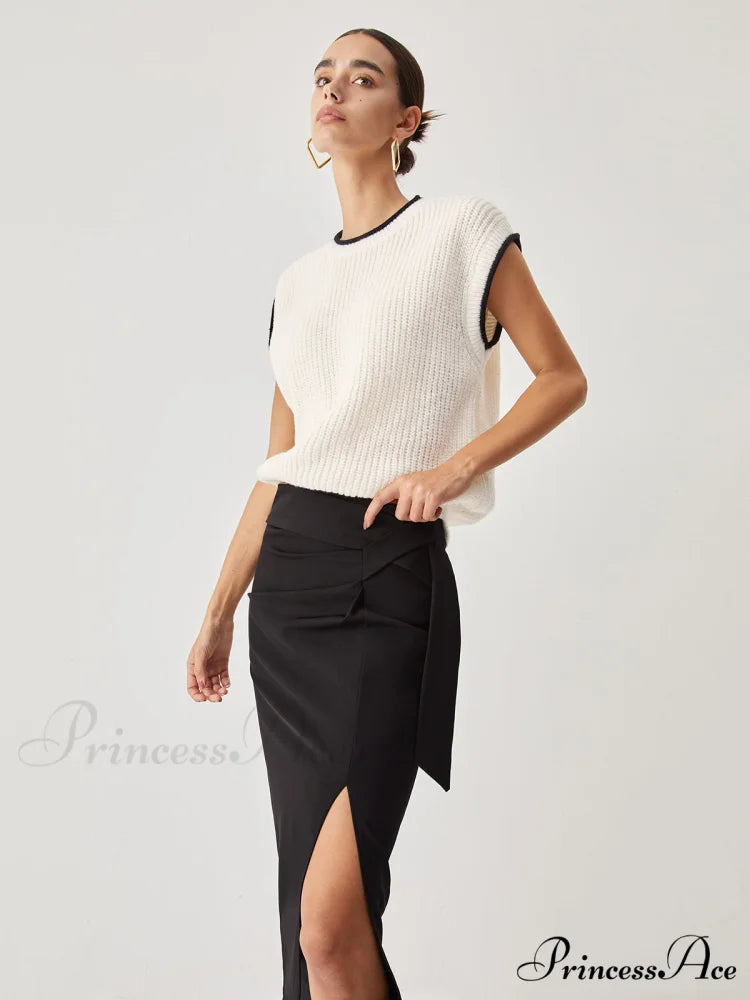 Contrast Trim Graceful Chunky Knit Vest