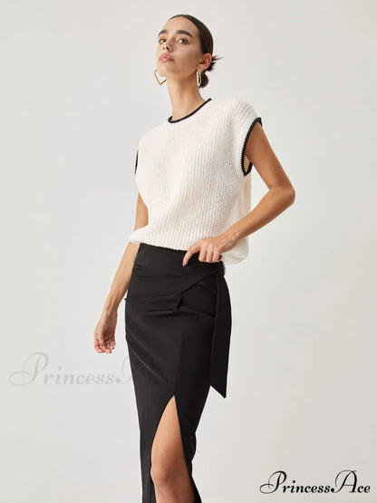 Contrast Trim Graceful Chunky Knit Vest