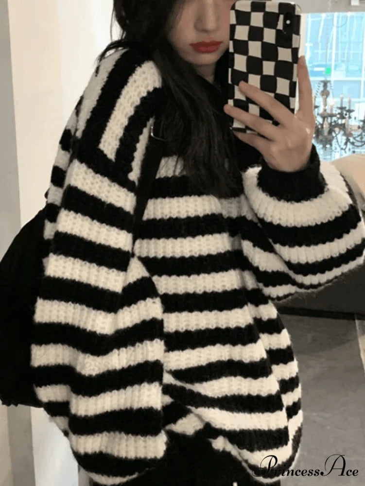 Cozy Charming Fringe Sweater Black / ONE SIZE