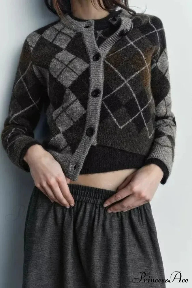 Cozy Diamond Design Circular Neck Cardigan cardigans-241228