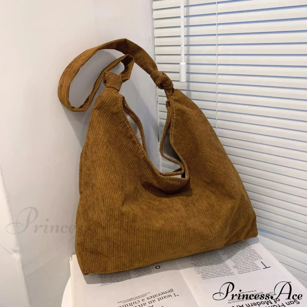 Crimson Vintage Pattern Shoulder Bag Brown / 34 x 33 x 10CM shoulder-250126