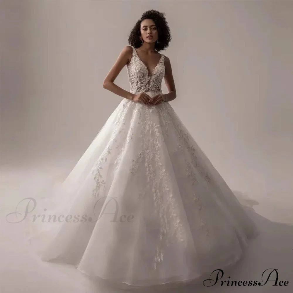 Deep-Neck Sleeveless Lace Wedding Gown lvory white / 2 weddingdress-250223