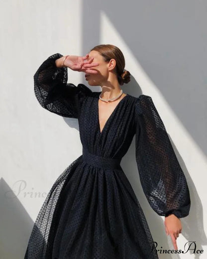 Deep V-Neck Big Hem Dresses black / S