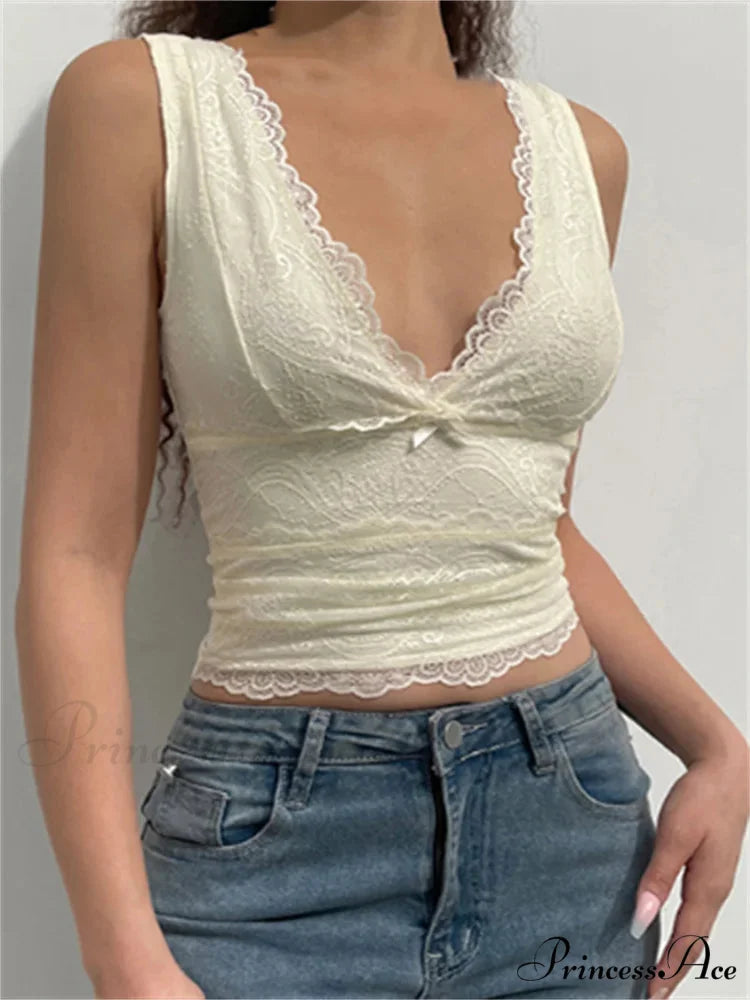 Delicate Flower Slim Plunging Neckline Solid Tank Crop Top croptop-250126
