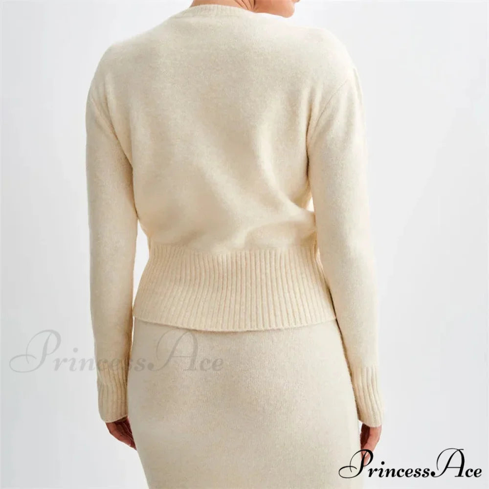 Durable Circular Neck Solo Buttoned Turn-of-the-Century Style Knitted Cardigan cardiagn-250126