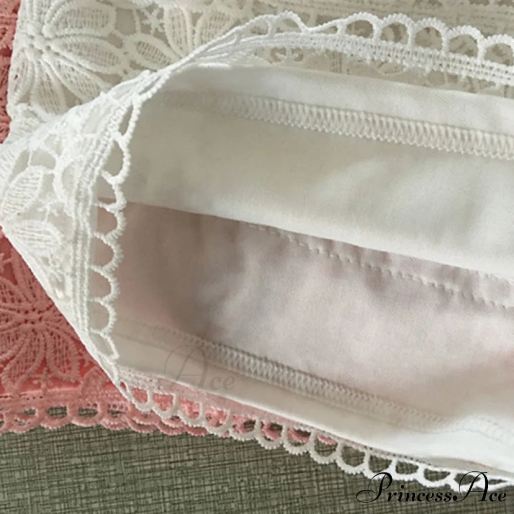 Elastic High Waist Lace Shorts