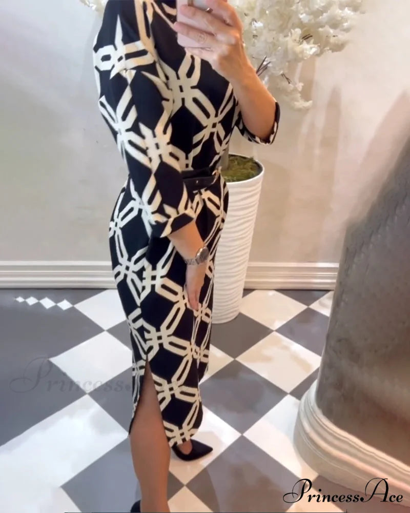 Elegant Dress with Geometric Print and Side Slit