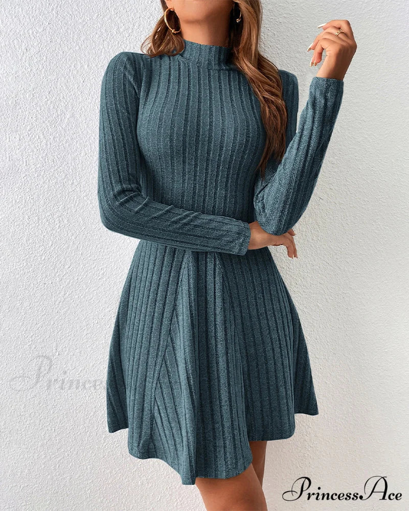Elegant dress with long sleeves Blue / S