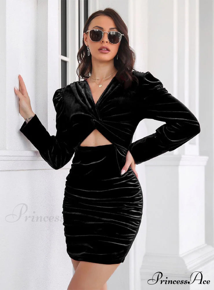 Elegant Polka Dot Dress with Long Sleeves S / Black