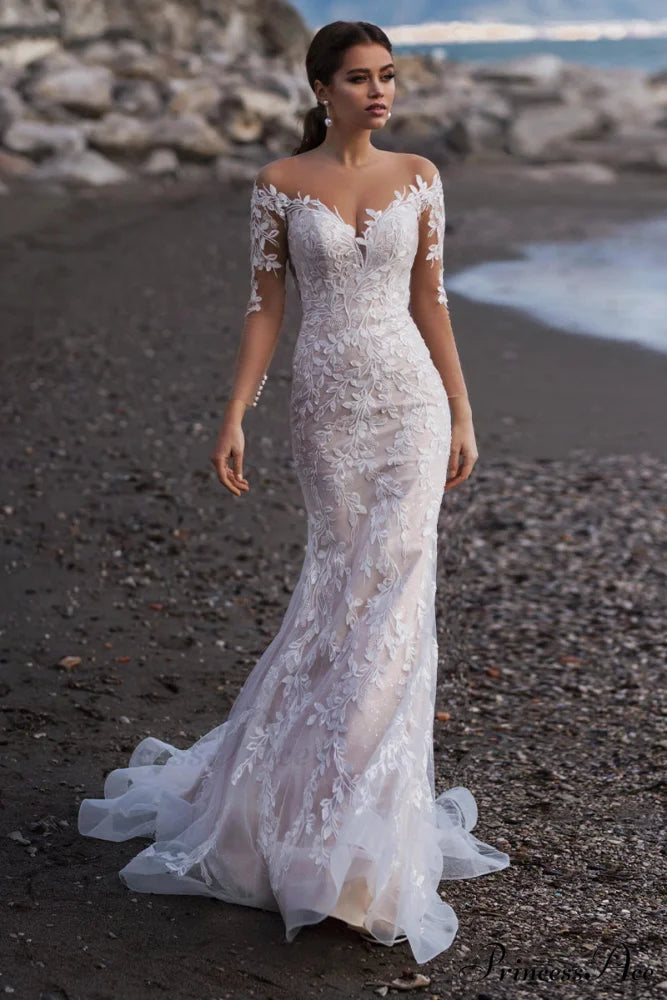 Elena Lace Applique Trendy Mermaid Wedding Dress Champagne / 2