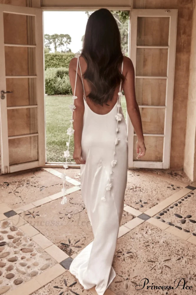 Elenora Elegant Rose Gown S / White