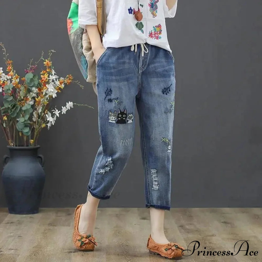 Embroidery Ripped Korean Capris Pants Black / S 40-45kg