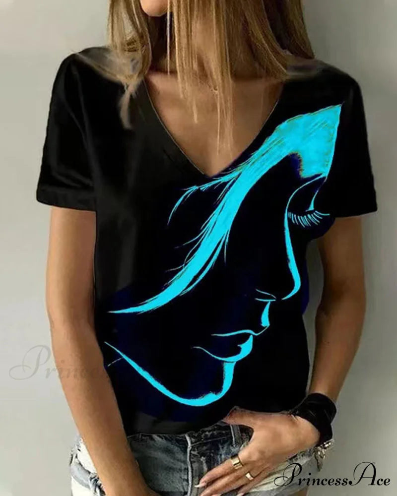 Figure with V-neck T-shirt Print Cyan / S