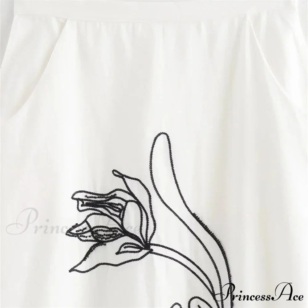 Flexible Different Colored Flower Embroidery High Waist Skirt skirt-250126