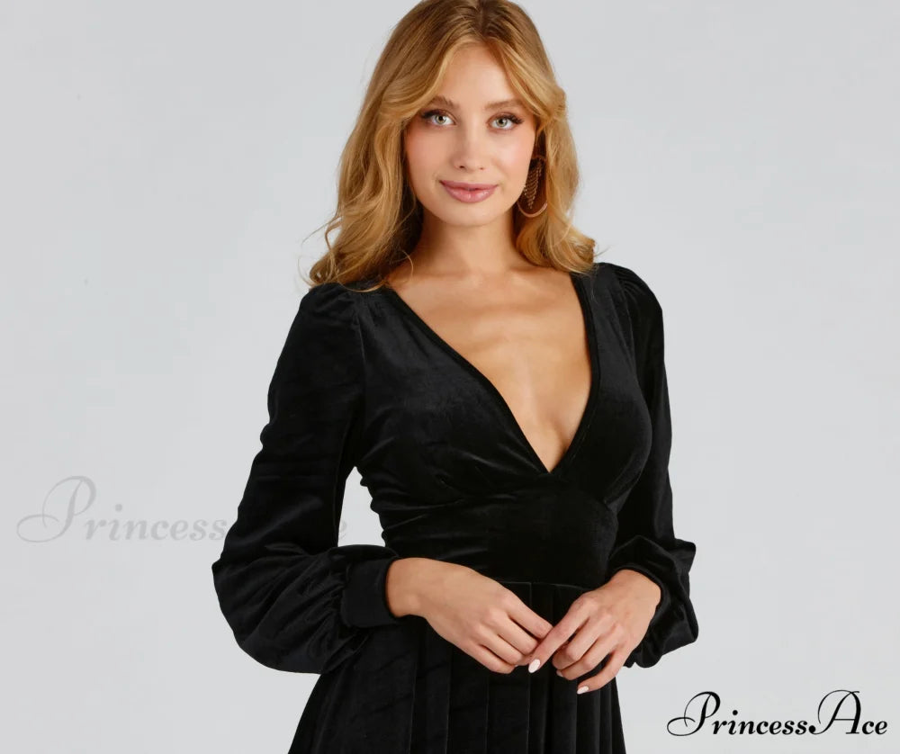 Flirty And Chic Charming Velvet Skater Dress