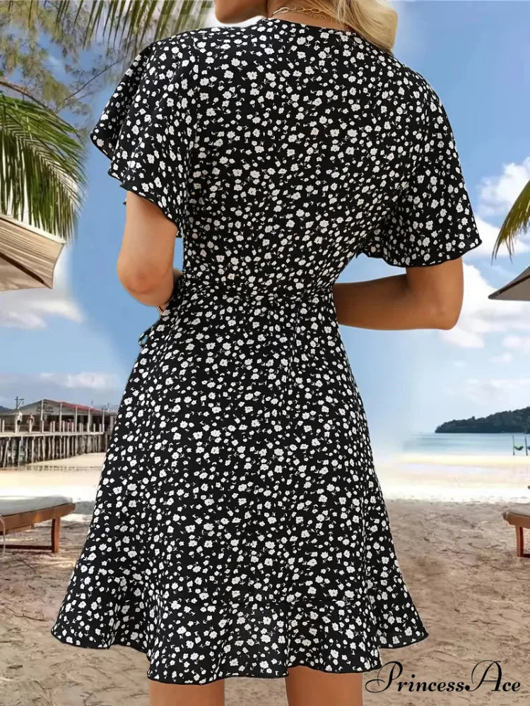 Floral Print Ruffle Hem Wrap Dress with Short Sleeves and V-neck XS / Red