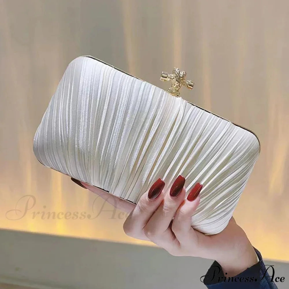 Folded Nighttime Clutch Feast Chain Bag Beige clutchbag-250126