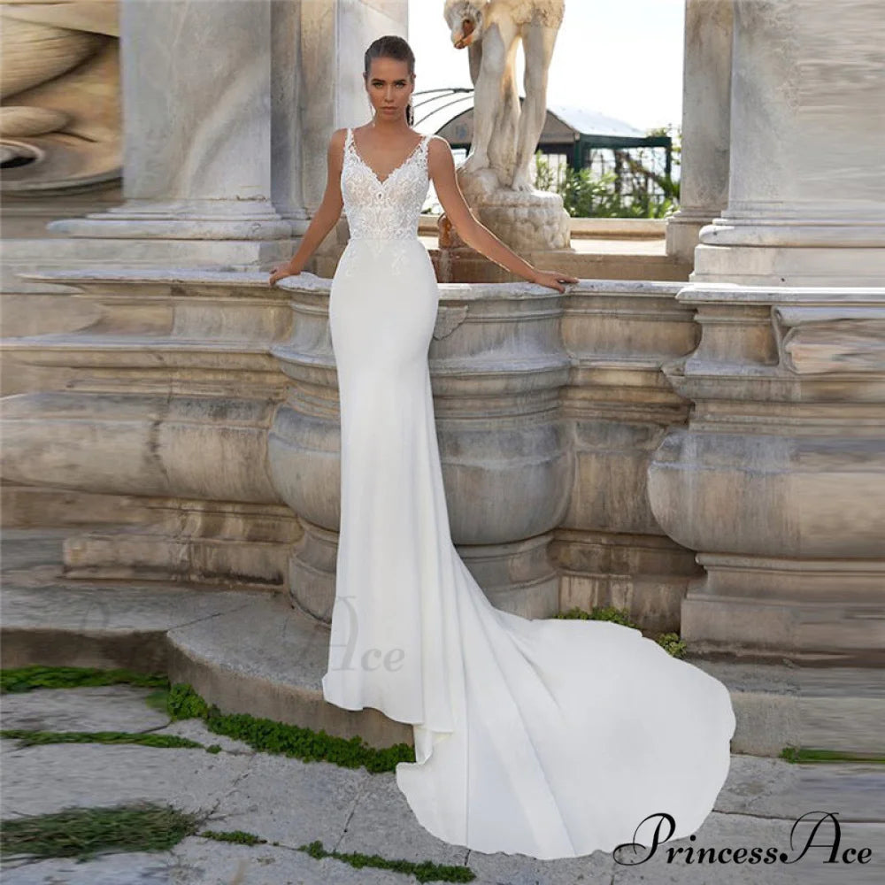 Free-spirited Plunging Neckline Lace Bridal Gown lvory white / 2 weddingdress-250223
