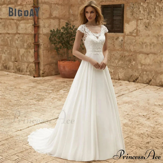 Graceful Lace Extended Train Bridal Wedding Gown lvory white / 2 weddingdress-250223