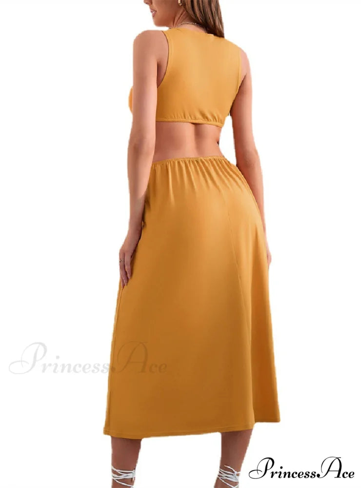 Green Halter-neck Backless Maxi Dress with Waisted Detail M / Yellow