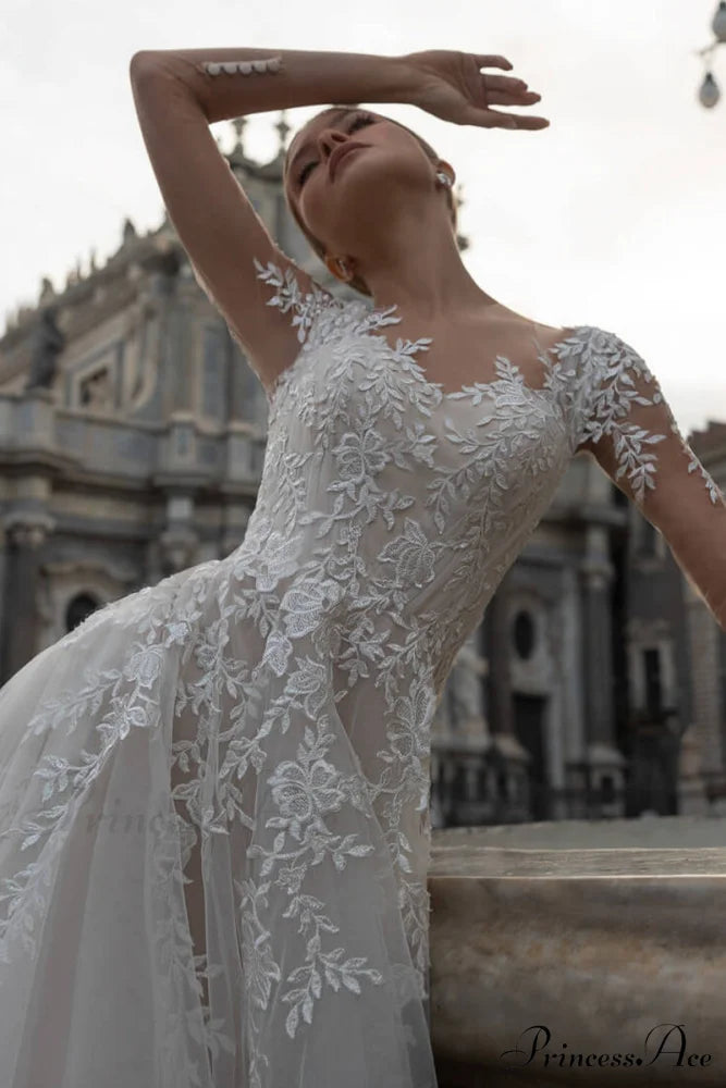 Hearst Lace Applique Trendy A-Line Tulle Wedding Dress