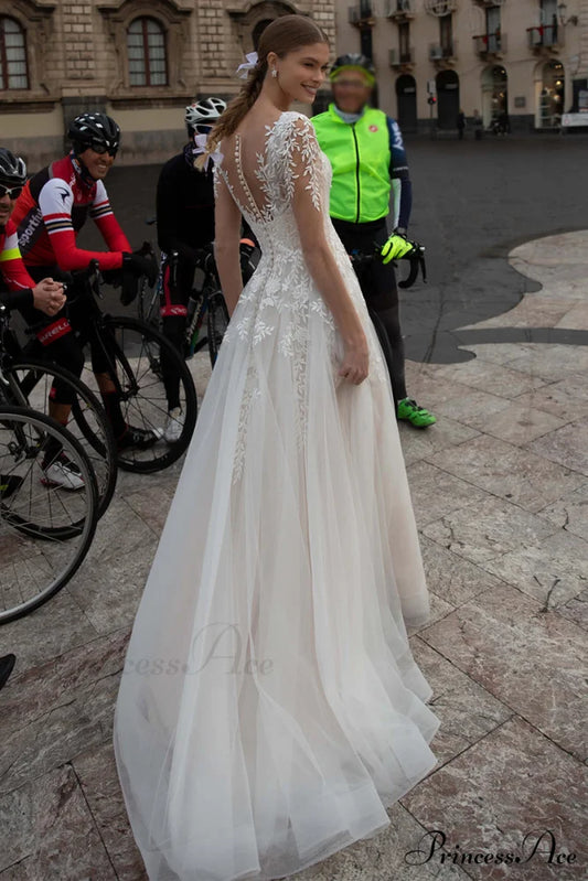 Hearst Lace Applique Trendy A-Line Tulle Wedding Dress