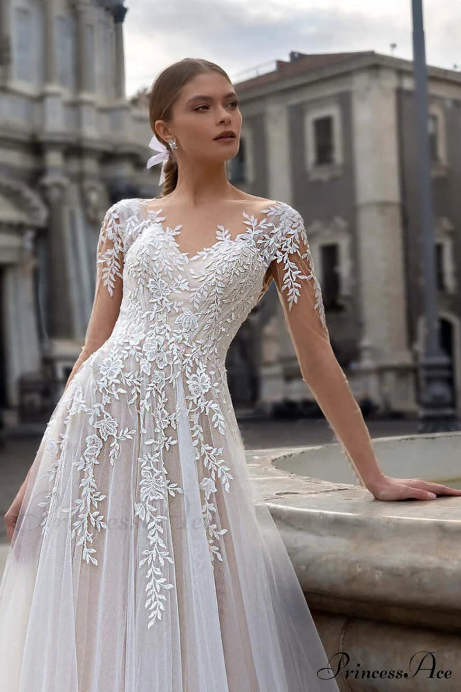 Hearst Lace Applique Trendy A-Line Tulle Wedding Dress