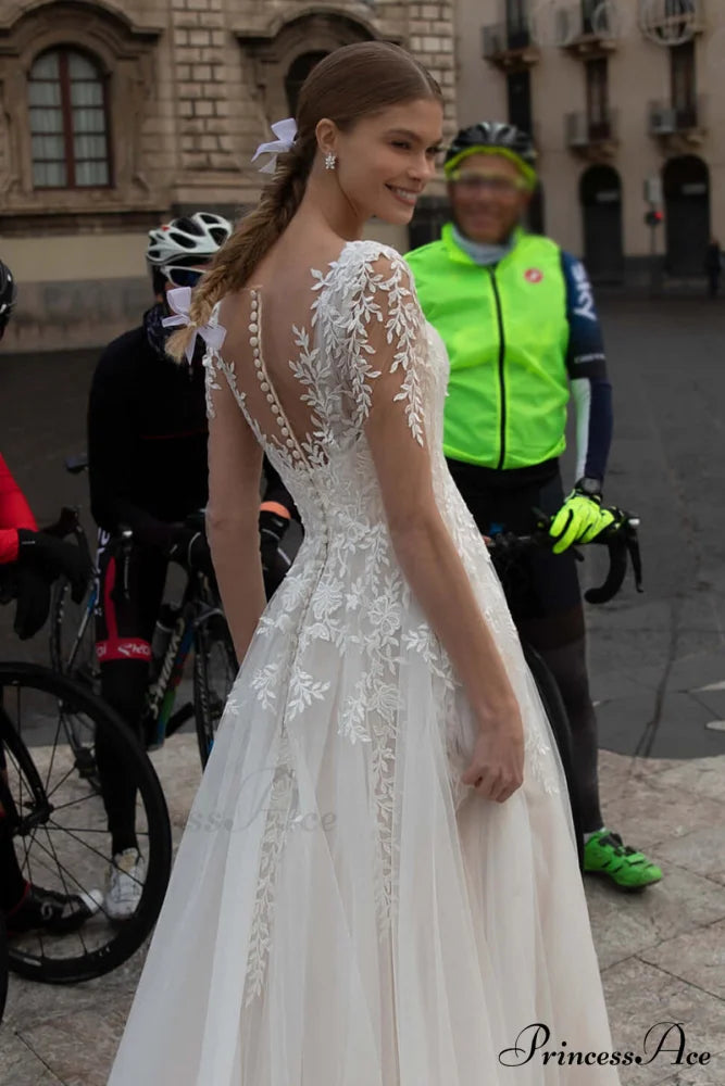 Hearst Lace Applique Trendy A-Line Tulle Wedding Dress