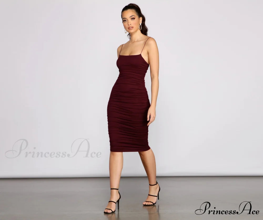 Heart Of Glam Charming Ruched Midi Dress BURGUNDY / XS