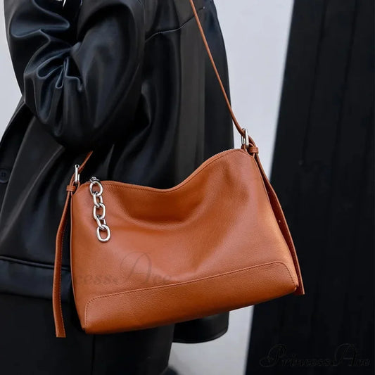 High-end Authentic Leather Adaptable Shoulder Hobo Bag caramel / 31 x 23 x 12 cm shoulder-250126