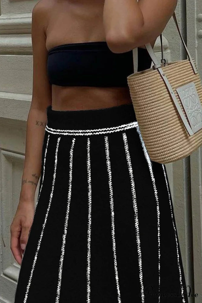 Knit with Fringe Hem Skirt Stripes Black / L