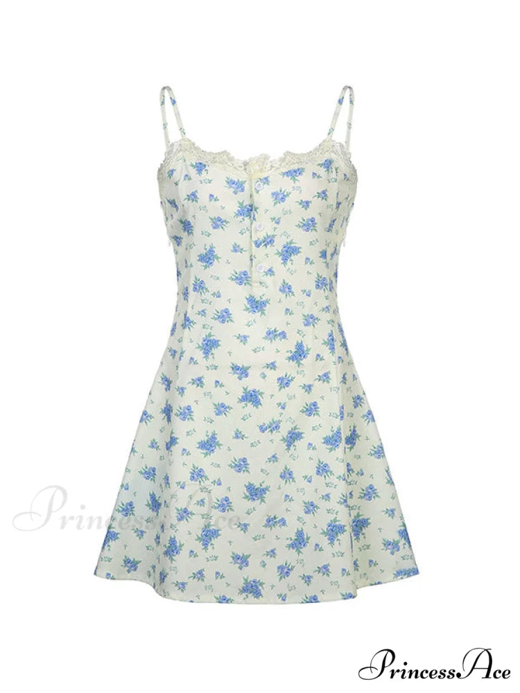 Lace Trim Graceful Buttoned Crop Top