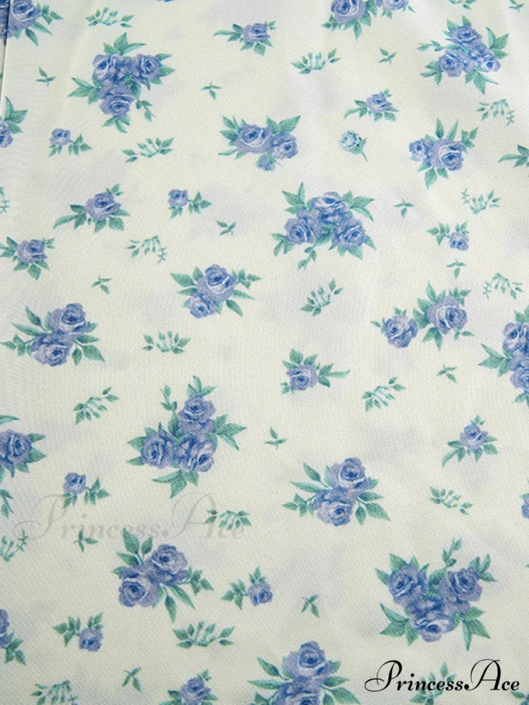 Lace Trim Graceful Buttoned Crop Top