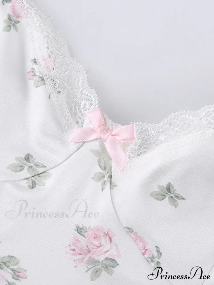 Lace Trim Graceful Cropped Tank Top