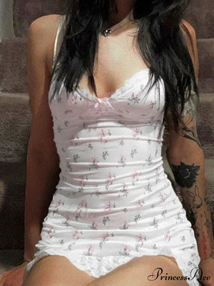 Lace Trim Graceful Cropped Tank Top White / S