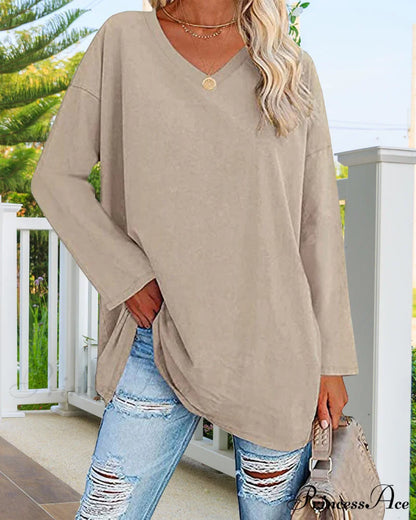 long-sleeved women’s V-neck t-shirt