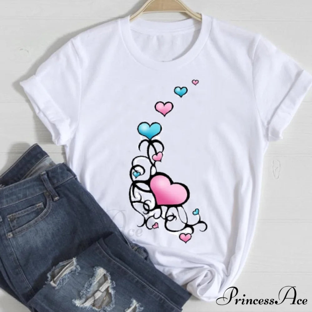 Love Fashion 90s Trend Graphic Tshirt