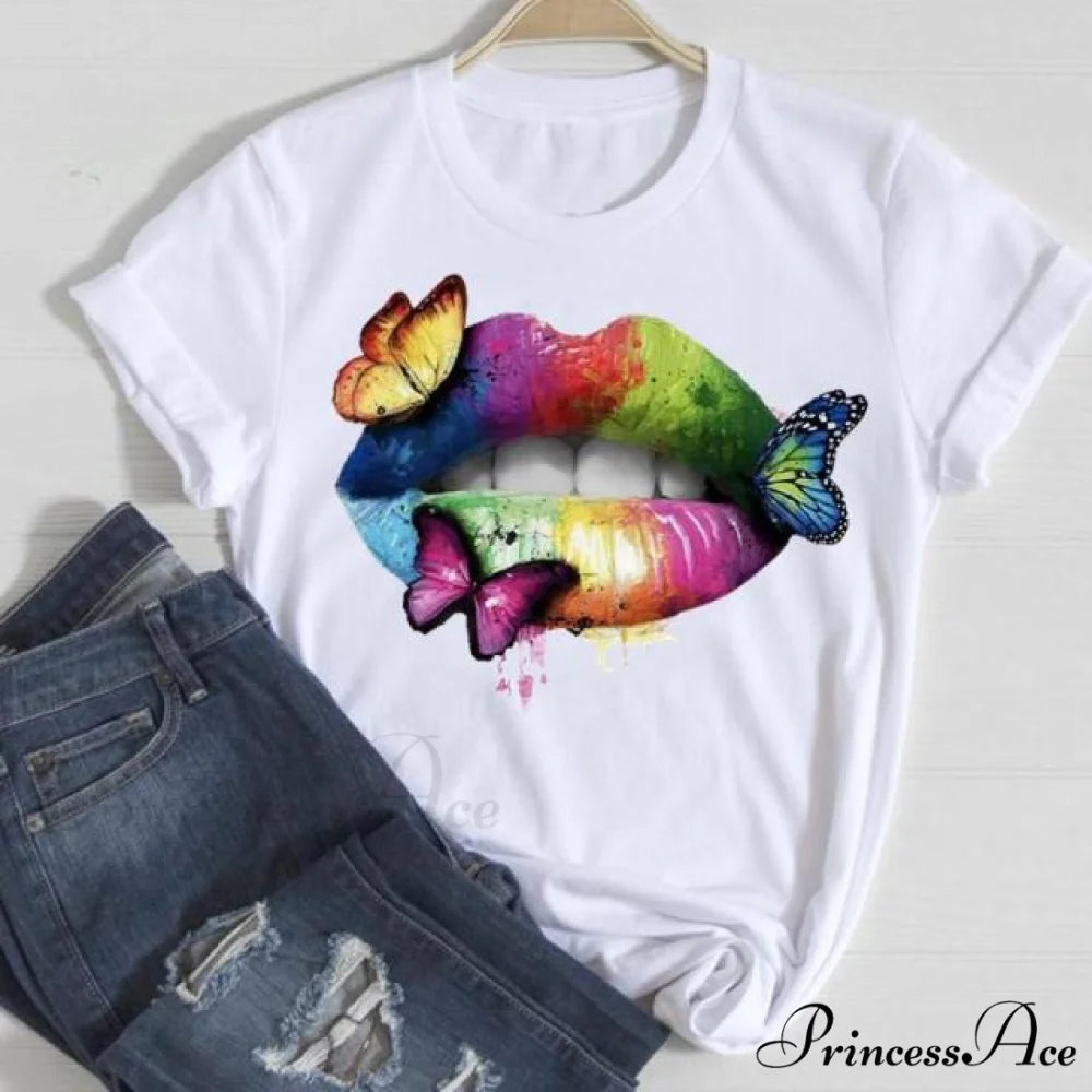 Love Fashion 90s Trend Graphic Tshirt