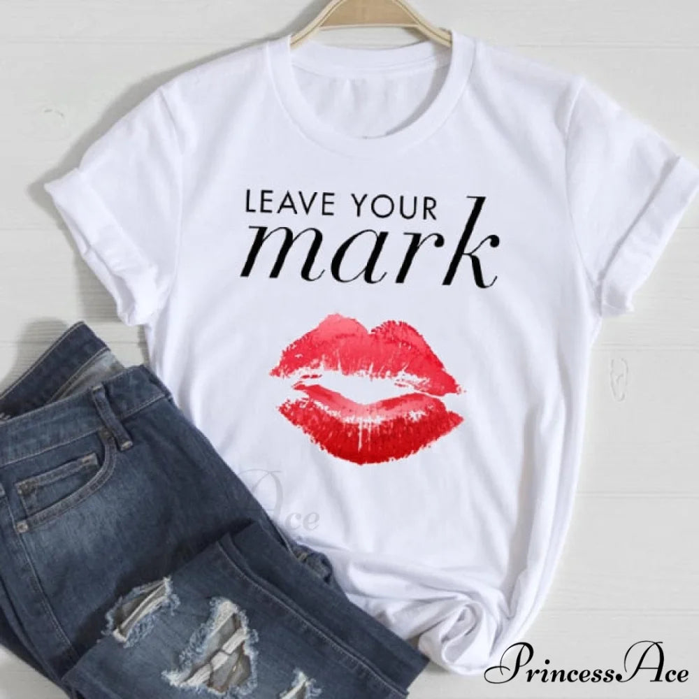 Love Fashion 90s Trend Graphic Tshirt red lip 1 / S