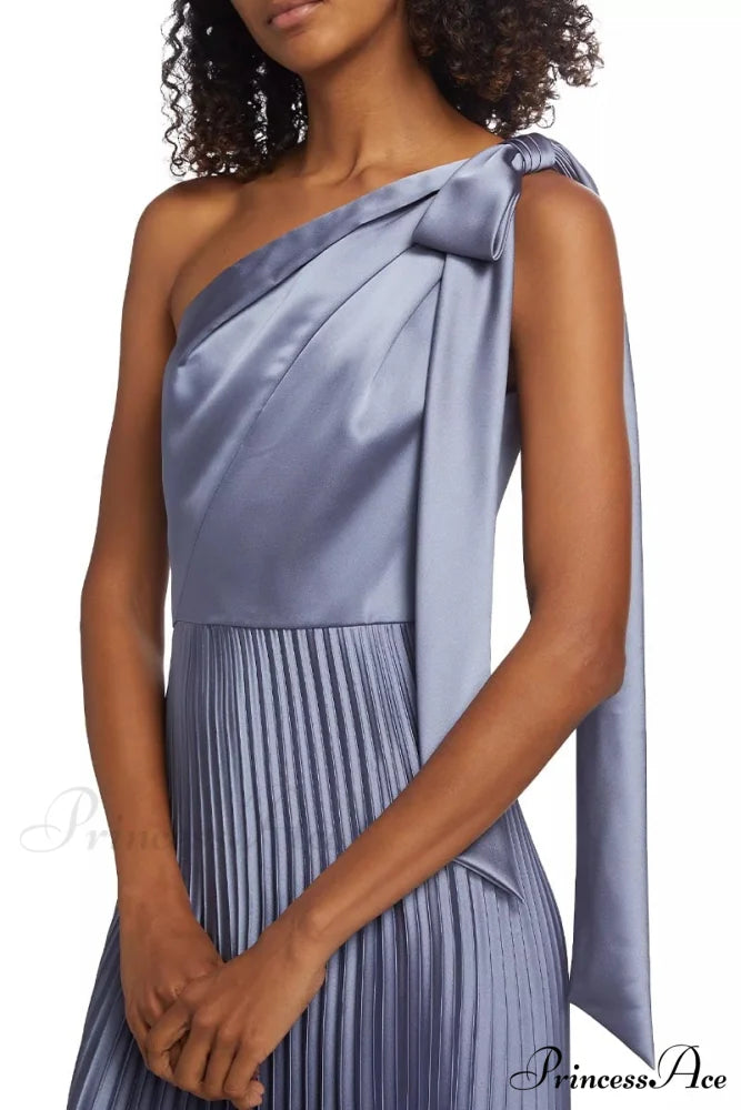 Lovely Evenings One-Shoulder Trendy Pleated Maxi Dress