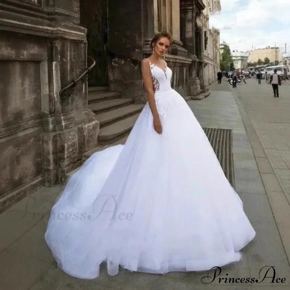 Low-cut Sleeveless Lace Bridal Gown weddingdress-250223