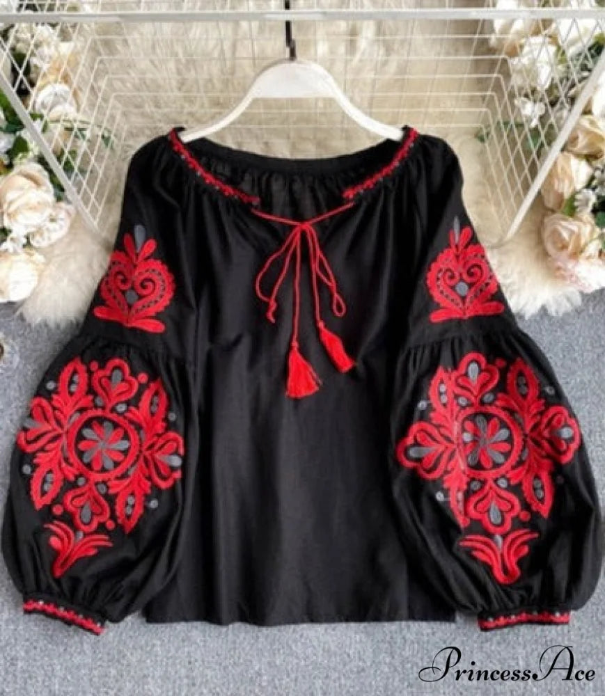 MARIA EMBROIDERED TOP Black / One Size