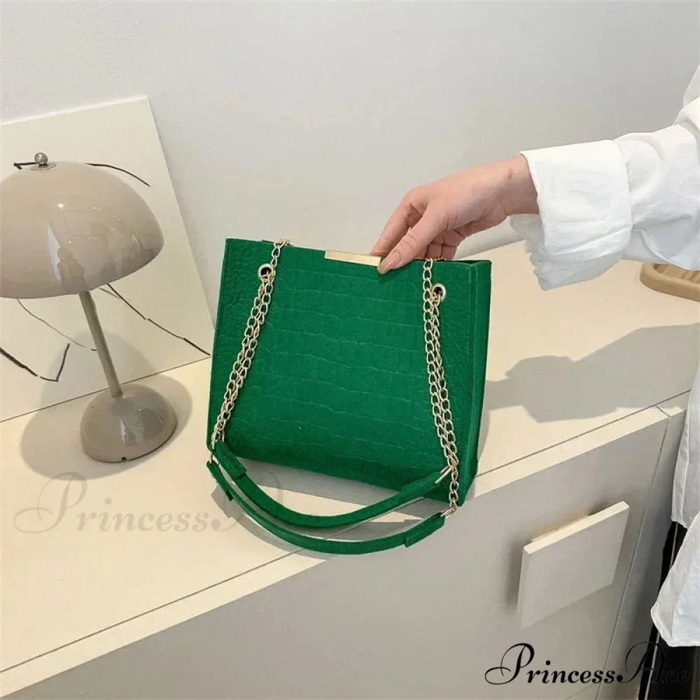 Monochrome Crocodile Pattern Spacious Shoulder Handbag handbag-250126