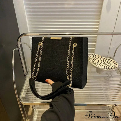 Monochrome Crocodile Pattern Spacious Shoulder Handbag handbag-250126